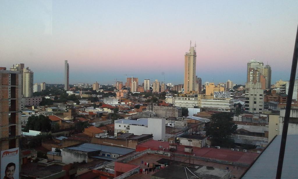 Estudio En El Centro De Asunción Eksteriør billede