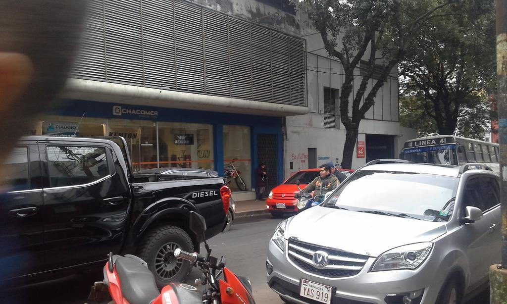 Estudio En El Centro De Asunción Eksteriør billede